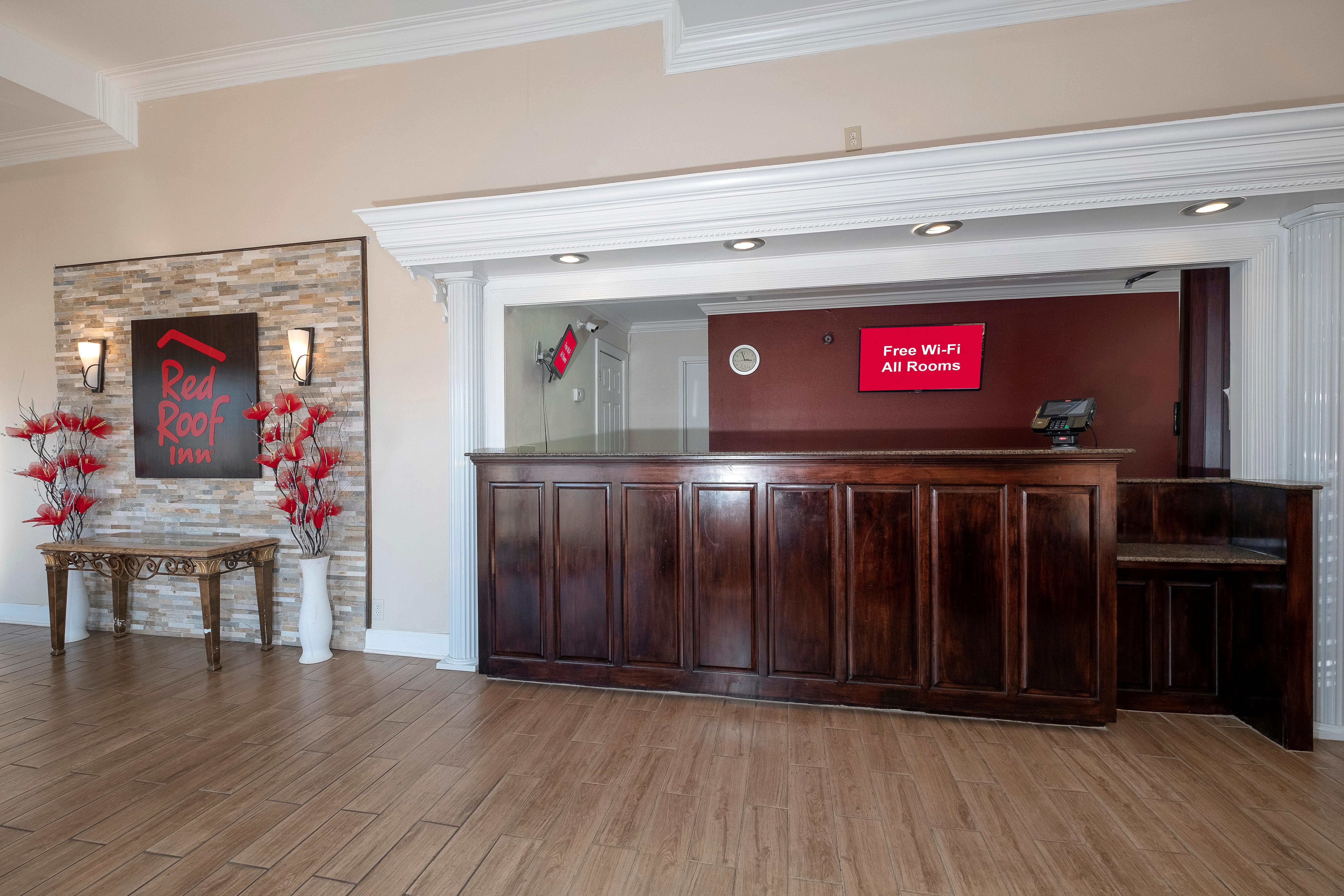 Red Roof Inn Muscle Shoals Exterior photo