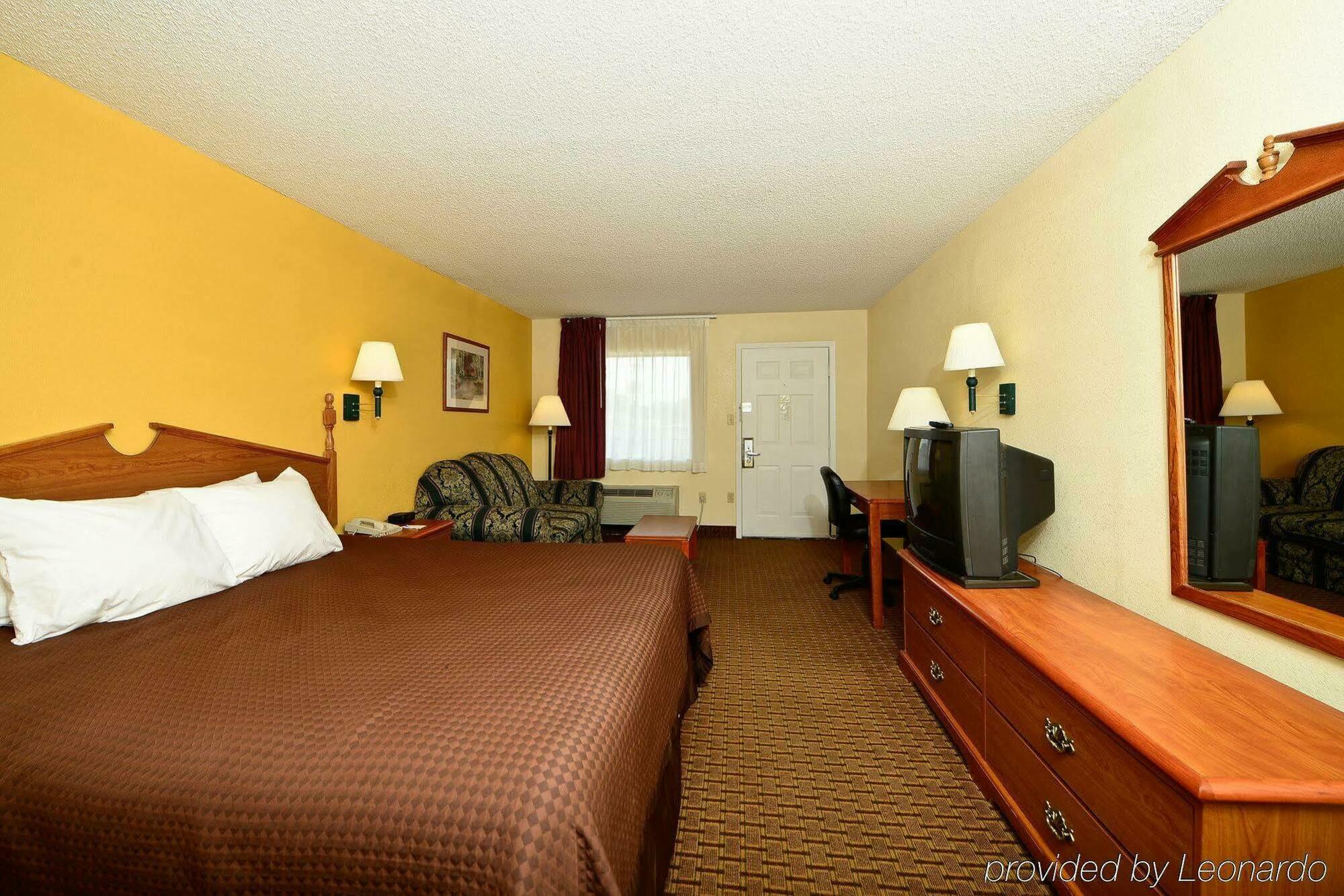 Red Roof Inn Muscle Shoals Exterior photo